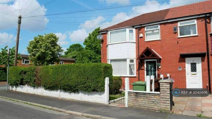 3 Bedroom Semi-Detached House To Rent In Reynolds Drive, Manchester, M18