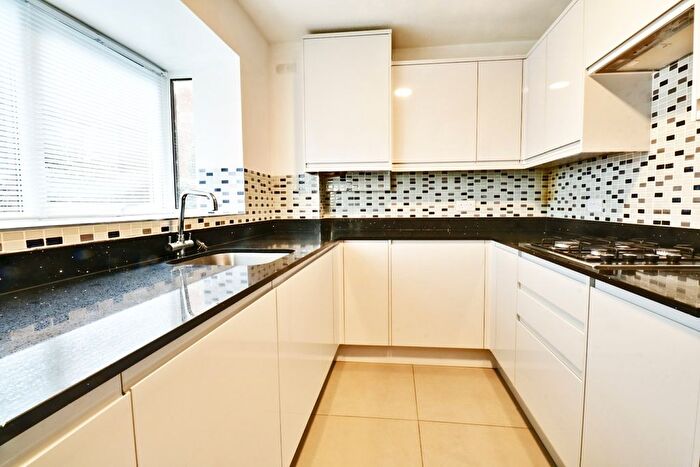 1 Bedroom Flat To Rent In Whitehaven Close, Bromley, BR2