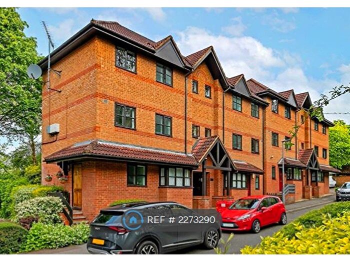 Studio To Rent In Osprey Close, Garston Watford, WD25