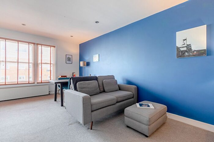 2 Bedroom Flat To Rent In East Dulwich, SE22