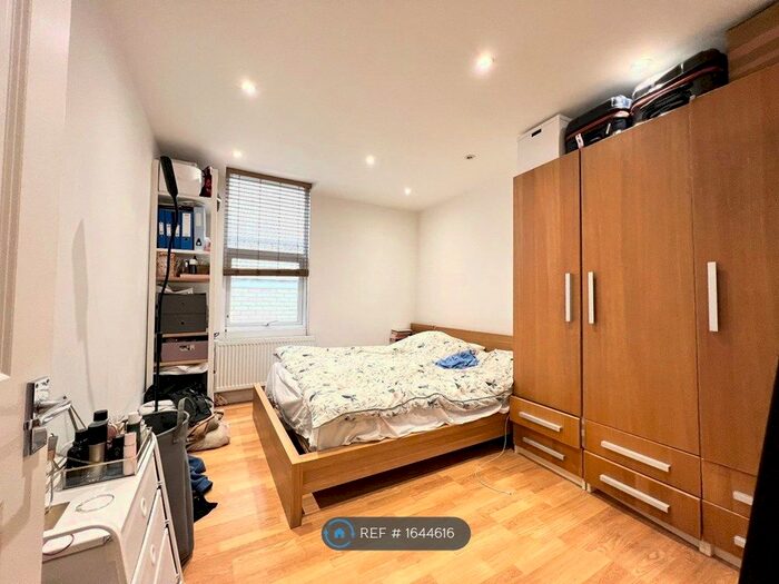 1 Bedroom Flat To Rent In High Road, London, N12
