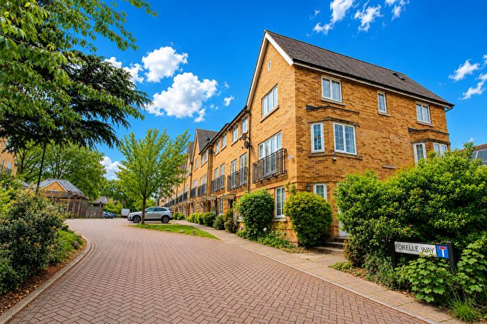 3 Bedroom Semi Detached House For Sale In Forelle Way, Carshalton Beeches, SM5