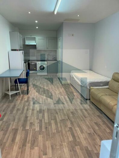 1 Bedroom Studio To Rent In Bensham Grove, Thornton Heath, Surrey, CR7