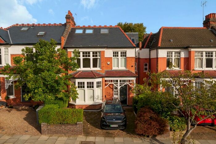 6 Bedroom Semi-Detached House To Rent In Cranley Gardens, London, N10