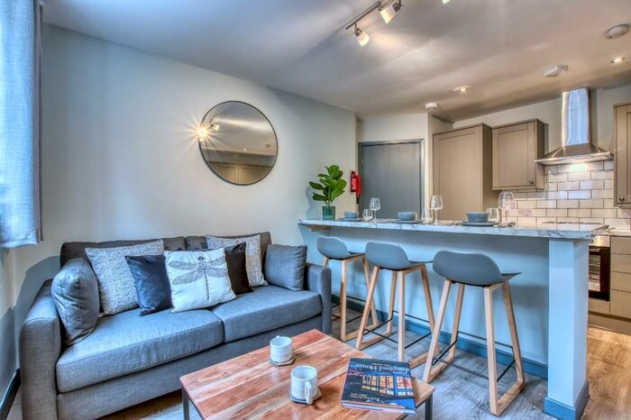 3 Bedroom Flat To Rent In Springbank Road, Newcastle Upon Tyne, NE2