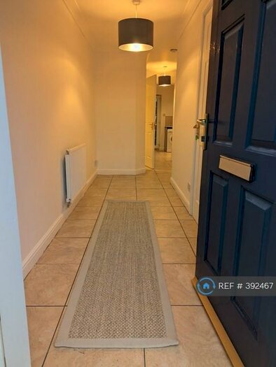 3 Bedroom Terraced House To Rent In Chaplin Close, Salford, M6