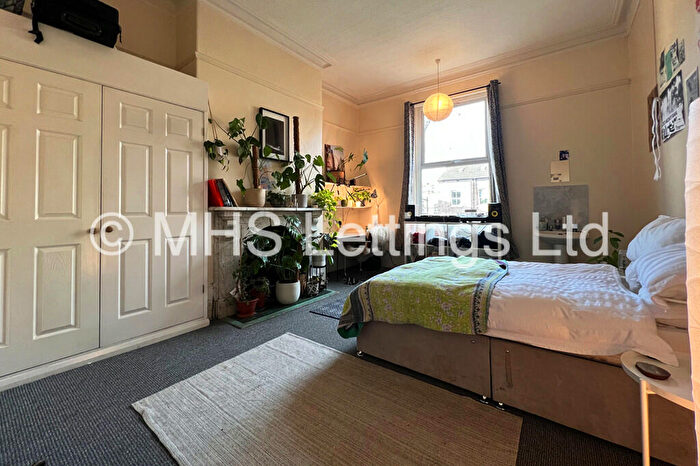 8 Bedroom Terraced House To Rent In Hyde Park Road, Leeds, LS6