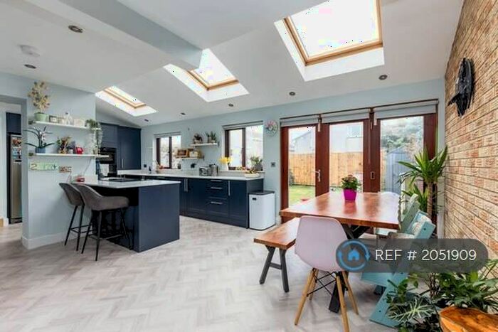 5 Bedroom Terraced House To Rent In Buckstone Loan East, Edinburgh, EH10