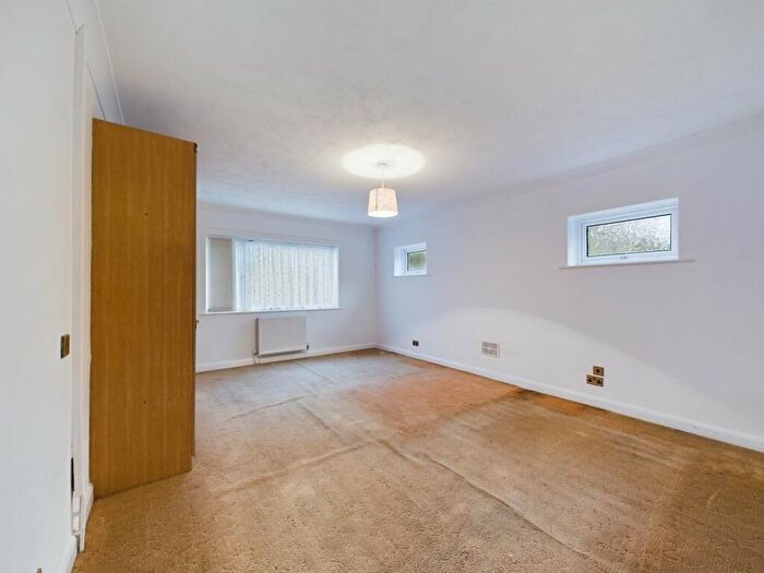 3 Bedroom Detached Bungalow For Sale In Bradstow Way, Broadstairs, CT10