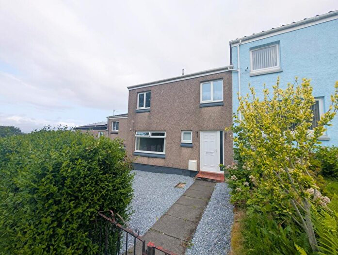 3 Bedroom Detached House To Rent In Kintyre Place, Tamfourhill, Falkirk, FK1