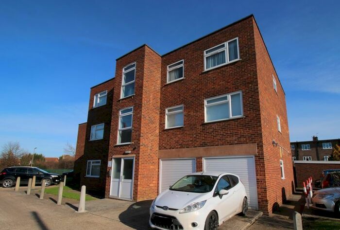 2 Bedroom Flat To Rent In Byfield Court, Station Road, West Horndon, Brentwood CM13