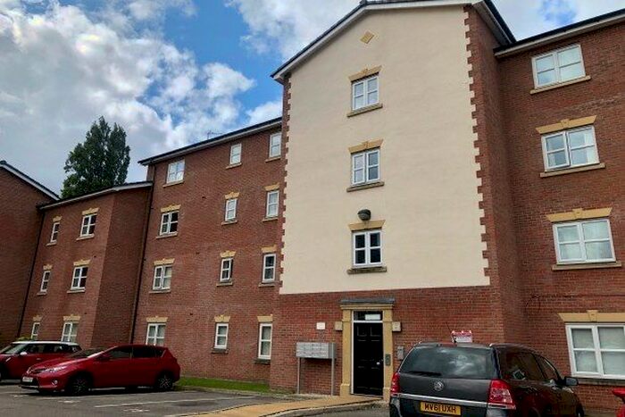 2 Bedroom Flat To Rent In Lawnhurst Avenue, Manchester, M23
