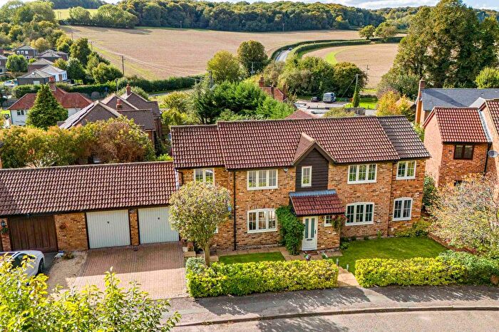 4 Bedroom Link Detached House For Sale In South Maundin, Hughenden Valley, HP14