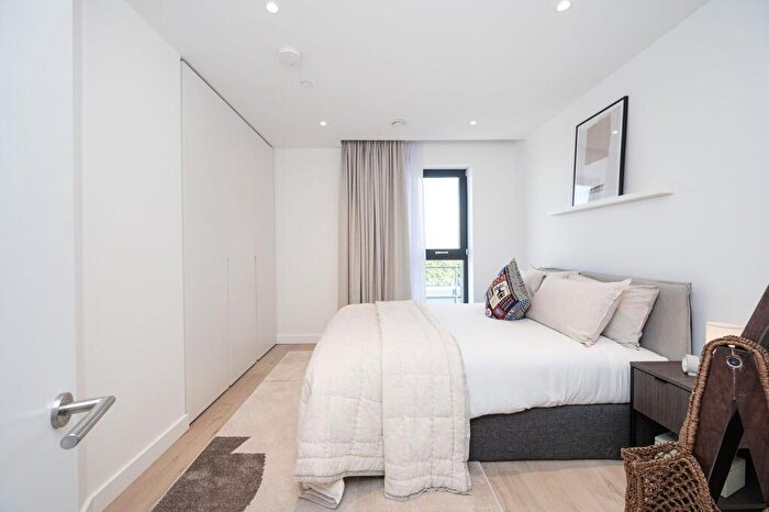 3 Bedroom Flat To Rent In New Drum Street, Aldgate, London, E1