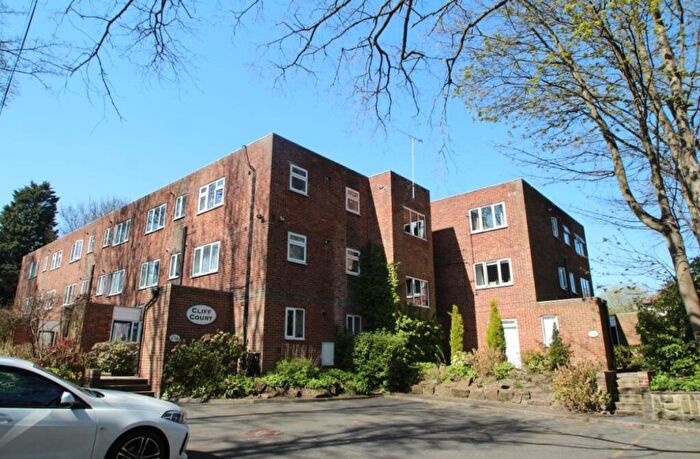 1 Bedroom Flat To Rent In Cliff Road, Leeds, West Yorkshire, LS6