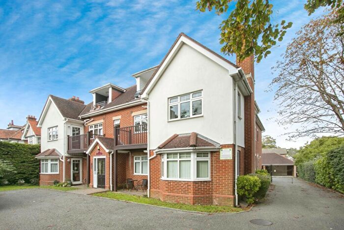 2 Bedroom Flat For Sale In Penn Hill Avenue, Poole, Dorset, BH14