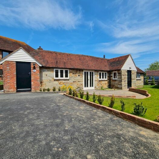 2 Bedroom Bungalow To Rent In Willow Court, Horney Common, Uckfield, TN22