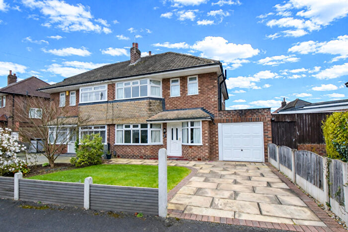 3 Bedroom Semi Detached House For Sale In Shawe Hall Avenue, Flixton, M41