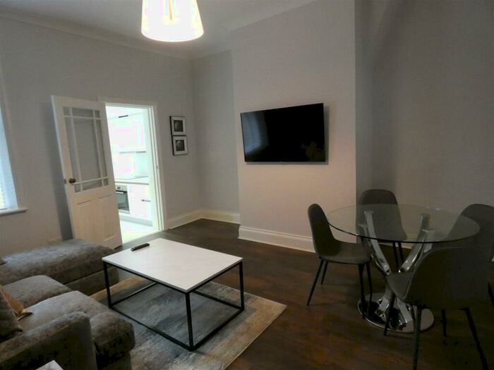 2 Bedroom Apartment To Rent In Hazelwood Avenue, Jesmond, Newcastle Upon Tyne, NE2