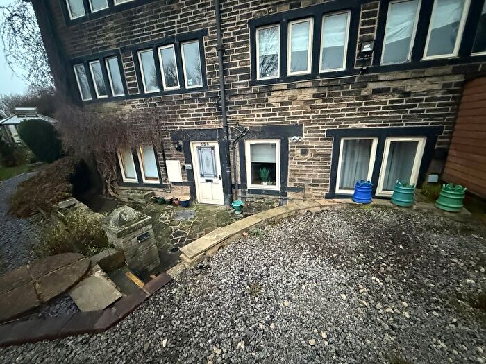 2 Bedroom Flat To Rent In Penistone Road, Shelley, Huddersfield, HD8