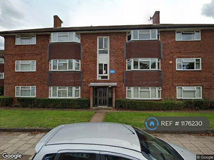 3 Bedroom Flat To Rent In Parcell House, London, SE26