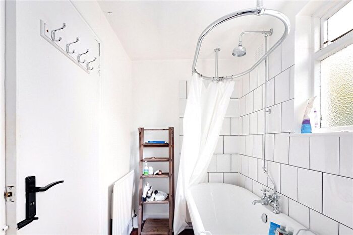 1 Bedroom Flat For Sale In Mabley Street, Hackney, London, E9