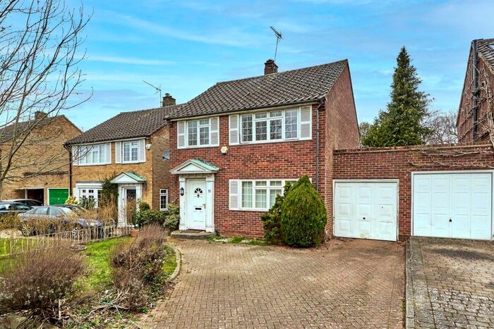 3 Bedroom Property To Rent In Crabtree Lane, Harpenden, Herts, AL5