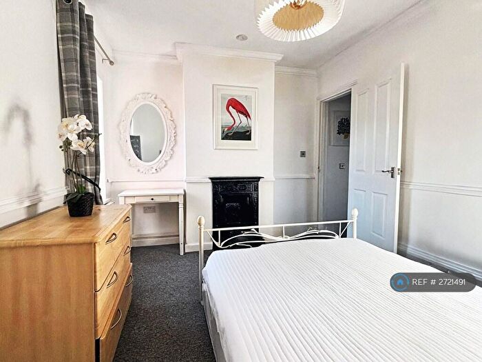 3 Bedroom End Of Terrace House To Rent In Hawk Cottage, Reading, RG1