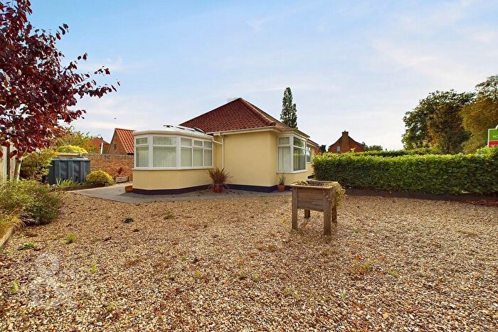 2 Bedroom Detached Bungalow For Sale In Thwaite Road, Ditchingham, Bungay, NR35