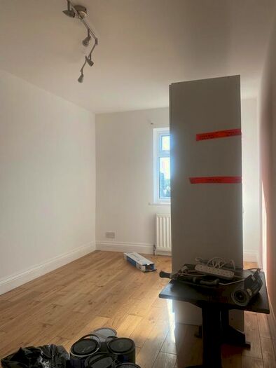 2 Bedroom Flat To Rent In Hook Road, Surbiton, KT6