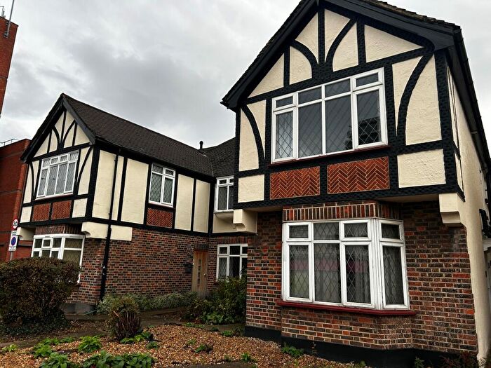 2 Bedroom Maisonette To Rent In Grove Road, SM1