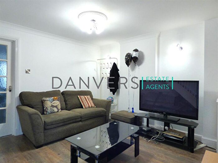 3 Bedroom Semi-Detached House To Rent In Copeland Avenue, Leicester, LE3