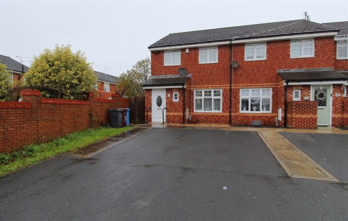3 Bedroom Town House For Sale In Meadowbarn Close, Southdene, Kirkby, L32