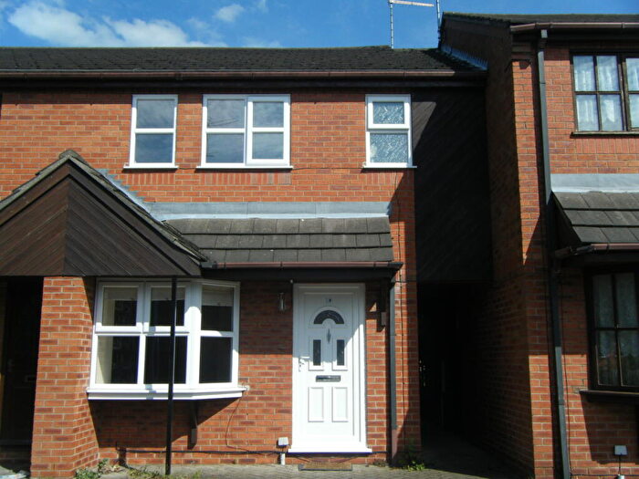 2 Bedroom Semi-Detached House To Rent In Oliver Close, Newark, Notts, NG24