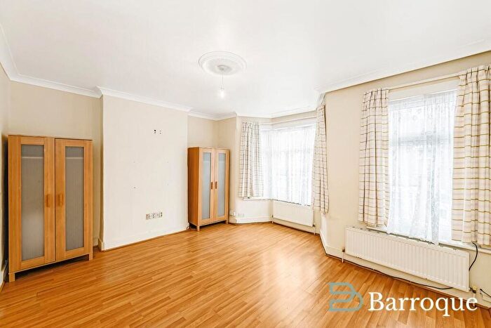 3 Bedroom Terraced House For Sale In Steele Road, London, N17