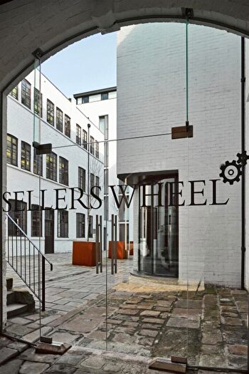 4 Bedroom Apartment To Rent In Sellers Wheel, City Centre, S1