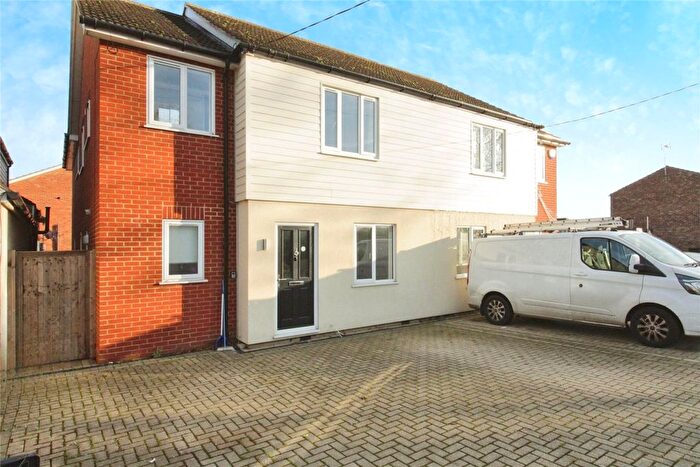 4 Bedroom Terraced House To Rent In Rectory Road, Pitsea, Basldon, SS13