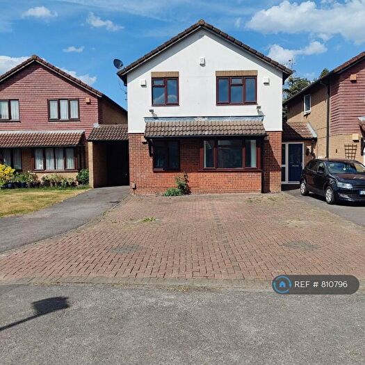 4 Bedroom Detached House To Rent In Ruby Close, Slough, SL1