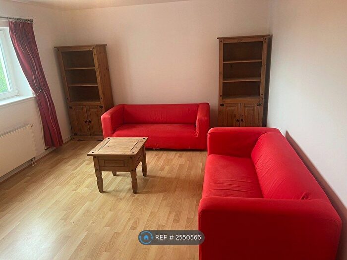 3 Bedroom Flat To Rent In Hilton Gardens, Glasgow, G13