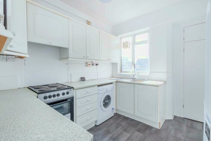 2 Bedroom Flat To Rent In Euston Road, Fitzrovia, London, NW1