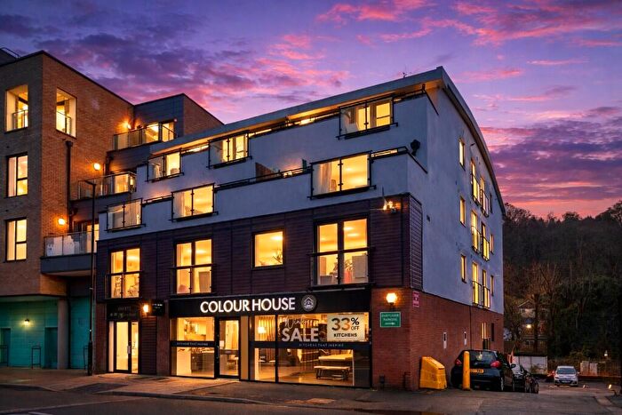 1 Bedroom Apartment For Sale In Croydon Road, Caterham, Surrey, CR3