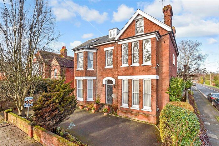 2 Bedroom Flat For Sale In London Road, Canterbury, Kent, CT2