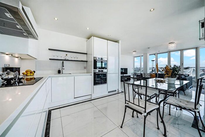 2 Bedroom Apartment To Rent In Eastern Quay Apartments, Silvertown, E16