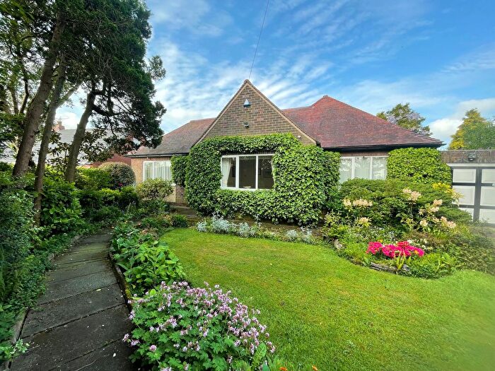 2 Bedroom Bungalow For Sale In Gathurst Road, Orrell, Wigan, WN5