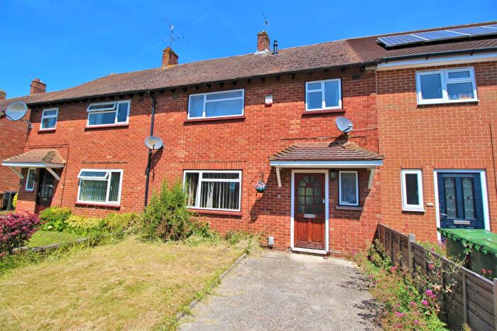 4 Bedroom Terraced House To Rent In Cobbett Road, Guildford, GU2