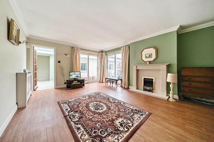 4 Bedroom Detached Bungalow For Sale In Stowey Park, Yatton, BS49
