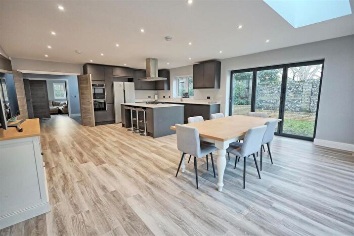 5 Bedroom Detached House For Sale In Lower Road - Great Amwell, SG12