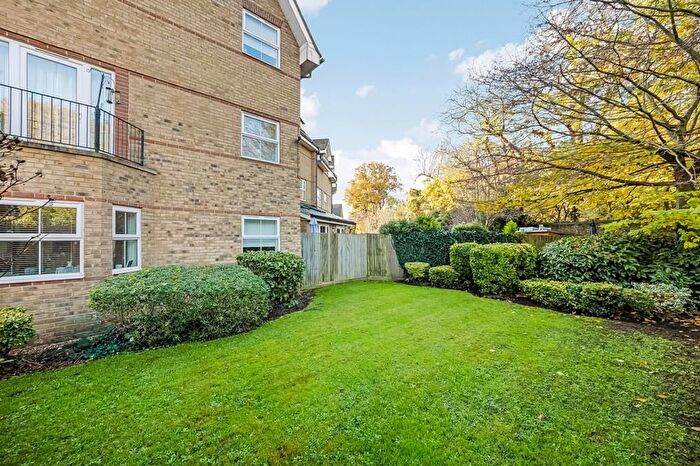 2 Bedroom Flat For Sale In Hayes Grove, London, SE22