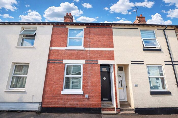 3 Bedroom Terraced House For Sale In Sartoris Road, Rushden, NN10
