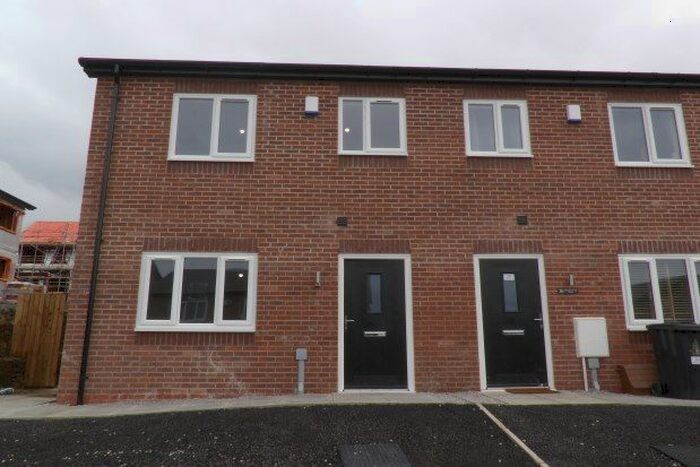 3 Bedroom End Of Terrace House To Rent In Meadowbrook Rise, Blackburn, BB2